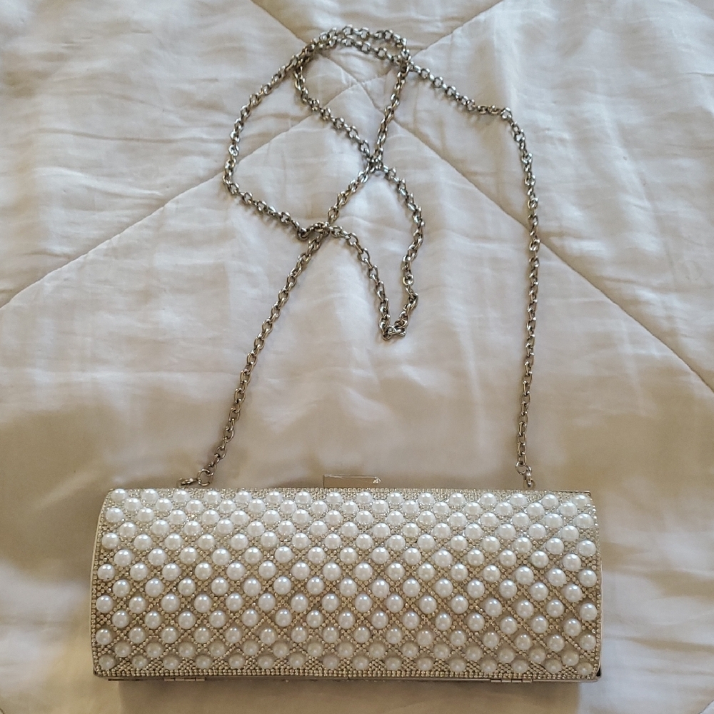 Elegant White Pearl Clutch